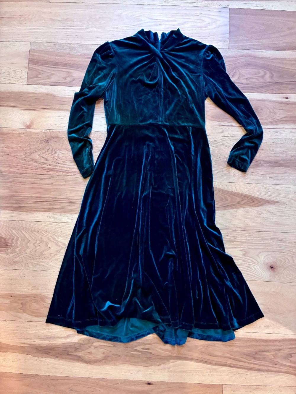 Gabby Skye bottle green velvet dress
